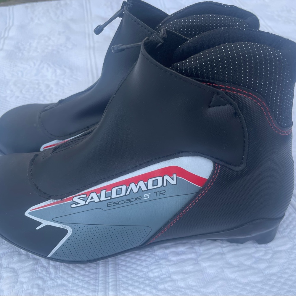 Salomon Escape5TR Cross-Country Ski Boots Men’s US 9.5/ EU 43 Black/Grey VGUC